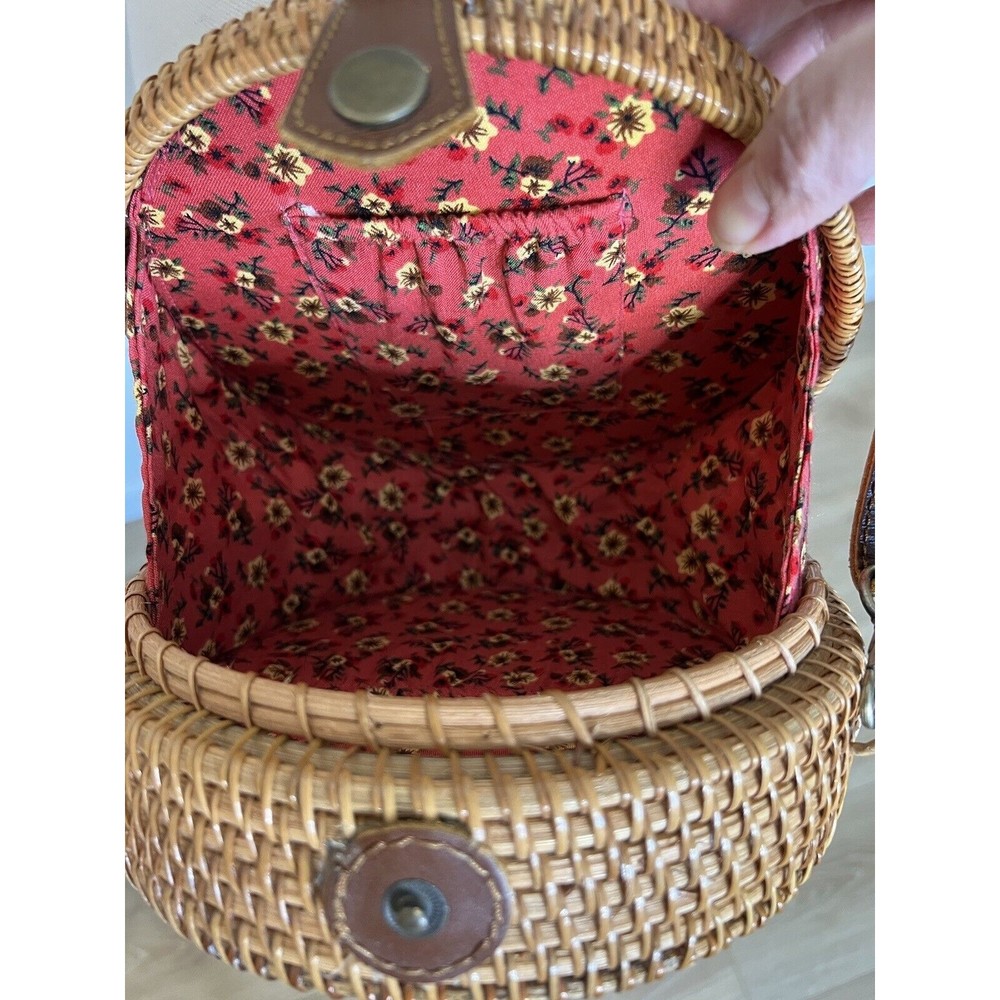RATTAN ROUND CROSSBODY PURSE..! - Picture 6 of 8